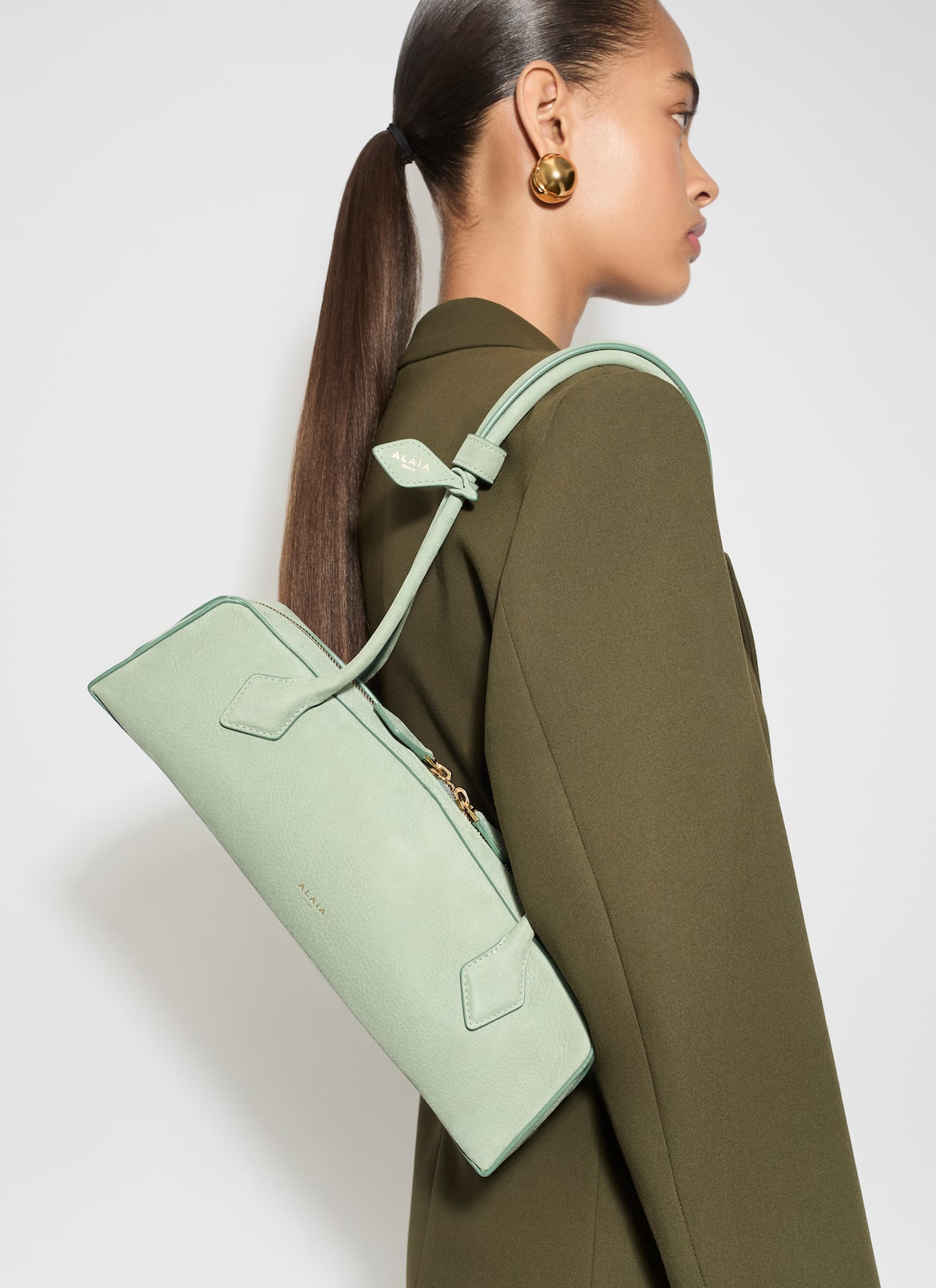 LE TECKEL MEDIUM BAG IN NUBUCK ALAÏA SAGE LE TECKEL MEDIUM BAG IN NUBUCK